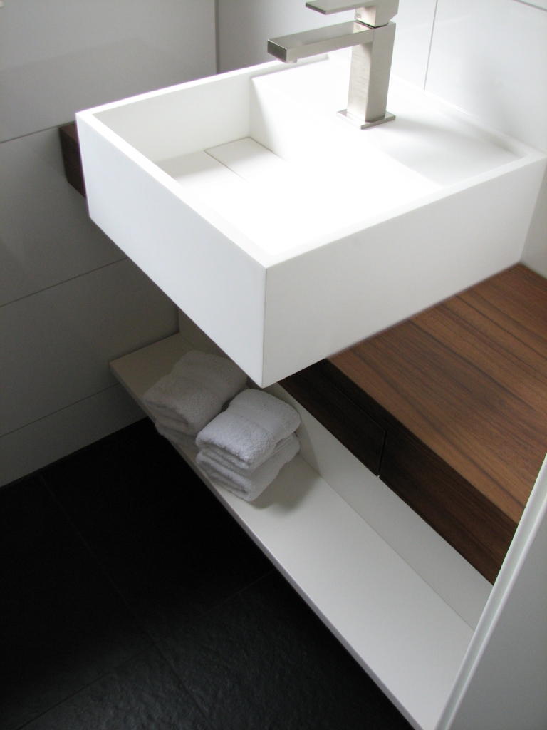 Tröber Treppenbau und Treppengeländer Heilbronn - Badezimmermöbel